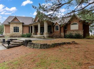 1355 Ridgeway Cir, Benton, MO 63736