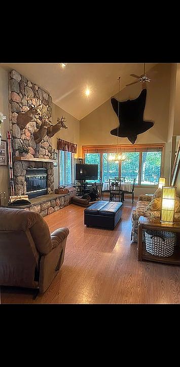 1st image of 105 Aspenwood Dr