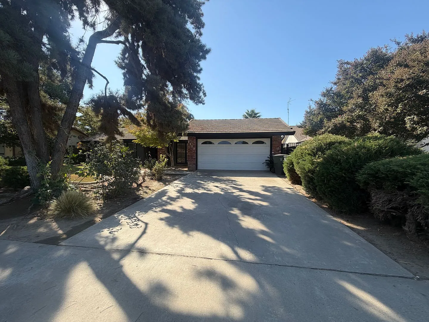 Nice home for rent in Visalia with a pool! — Photo 3