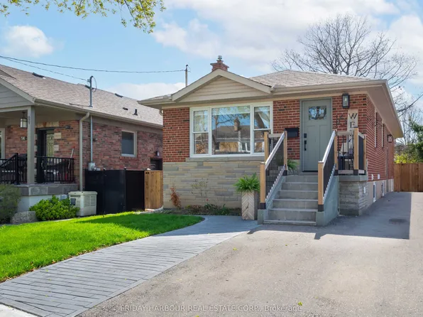 16 Robindale Ave, Toronto, ON M8W 4A9