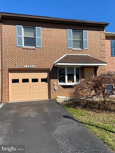 1st image of 17924 Golf View Dr