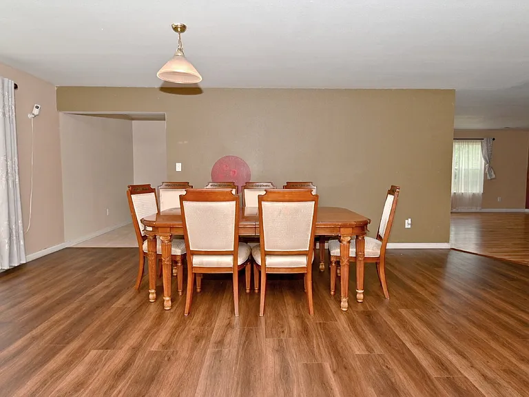 1043 Rentham Ln — Photo 11