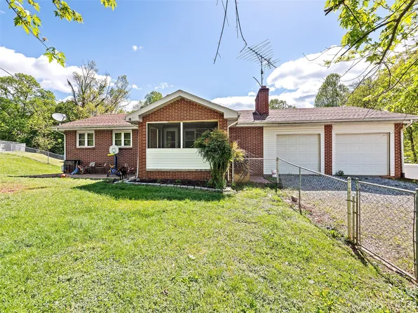 7 Shooting Star Ln, Candler, NC 28715