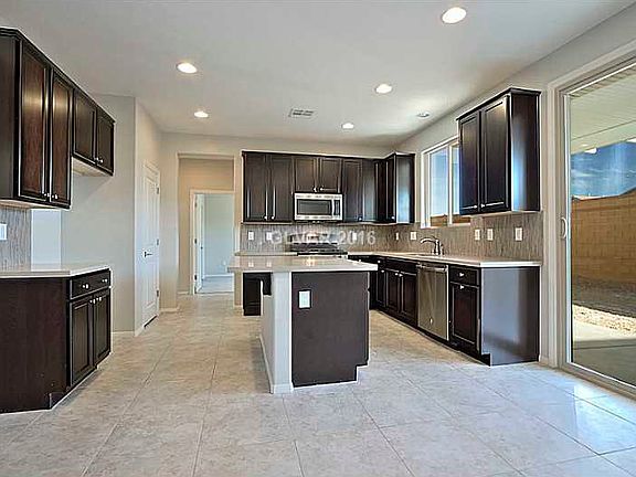 3rd image of 9531 Hollydale Ct