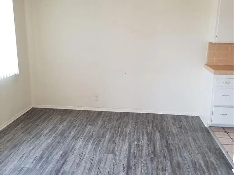 1504 S Fairfax Ave — Photo 3