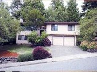 10706 NE 121st St, Kirkland, WA 98034