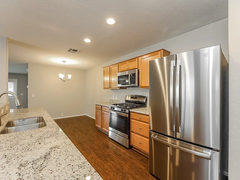 3411 Maguey Trl — Photo 6