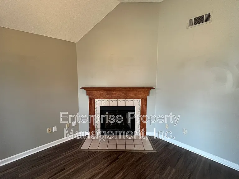 1744 Camille Way — Photo 4
