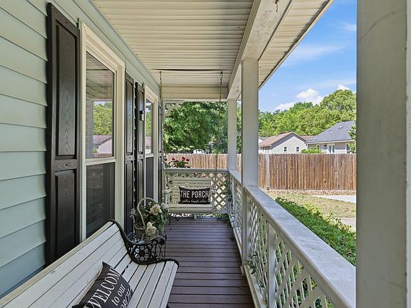 3rd image of 114 Falcon Crest Rd