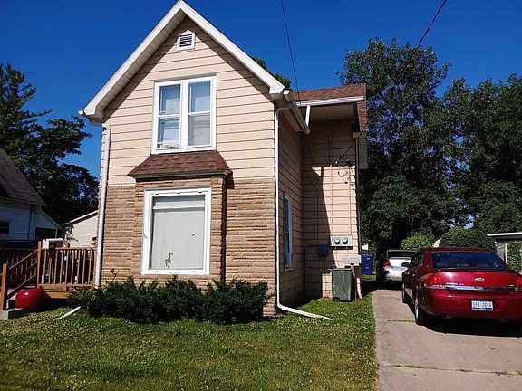 2nd image of 707 N Linn St