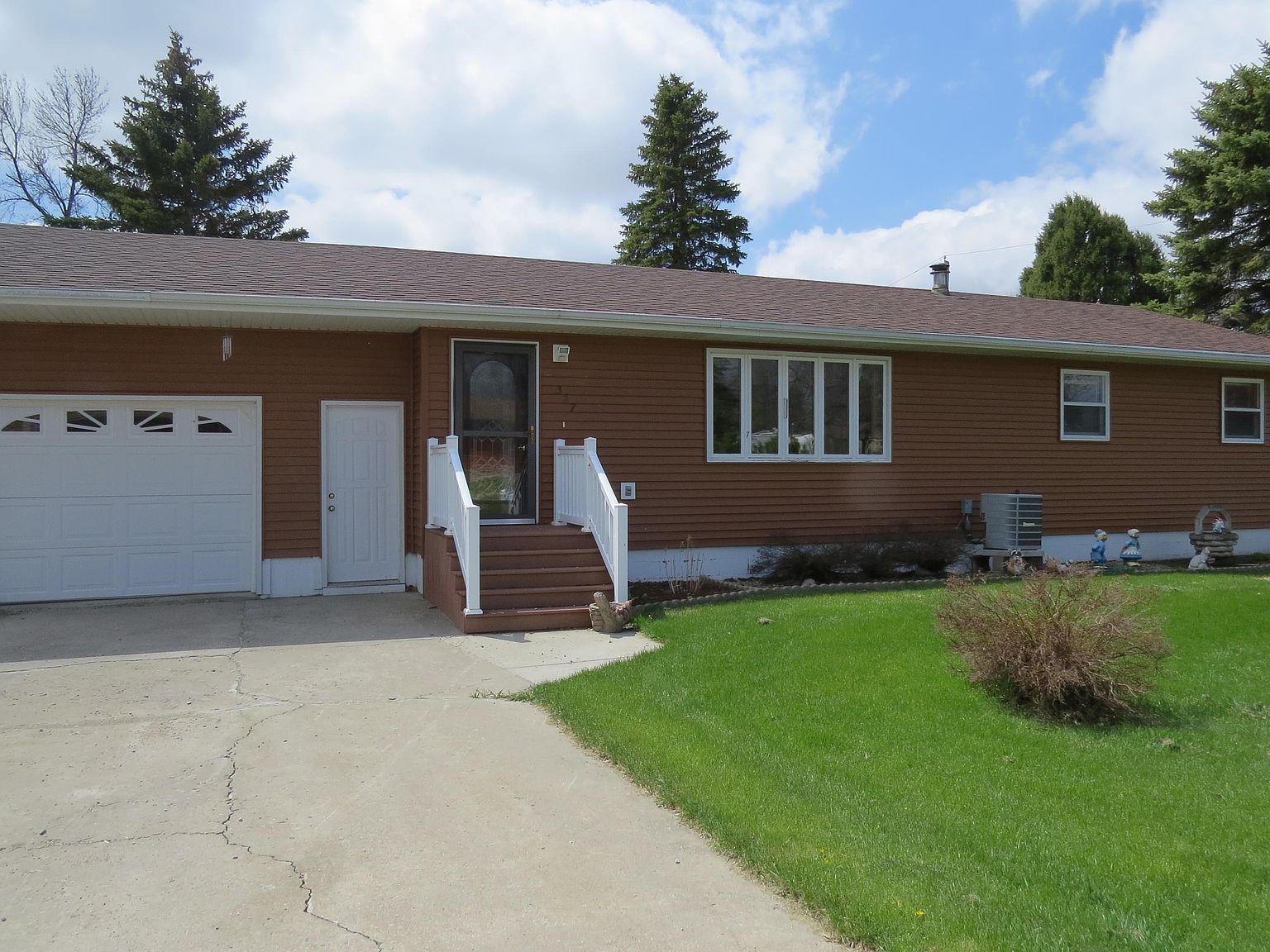 327 Maple St E, Gackle, ND 58442 Zillow