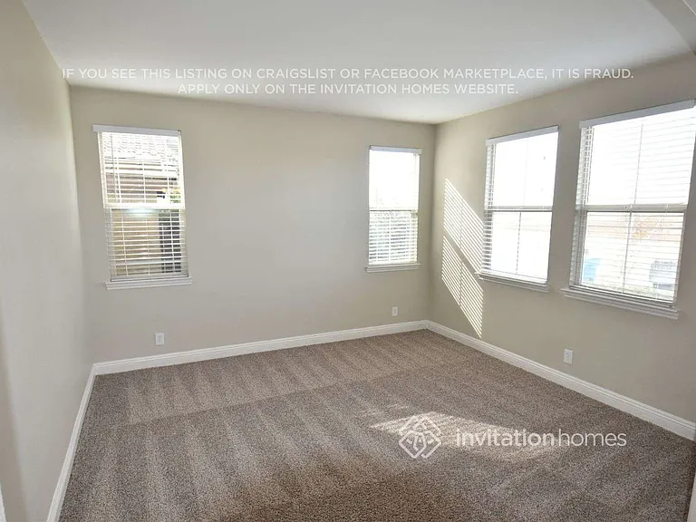 4039 Huston Way — Photo 6