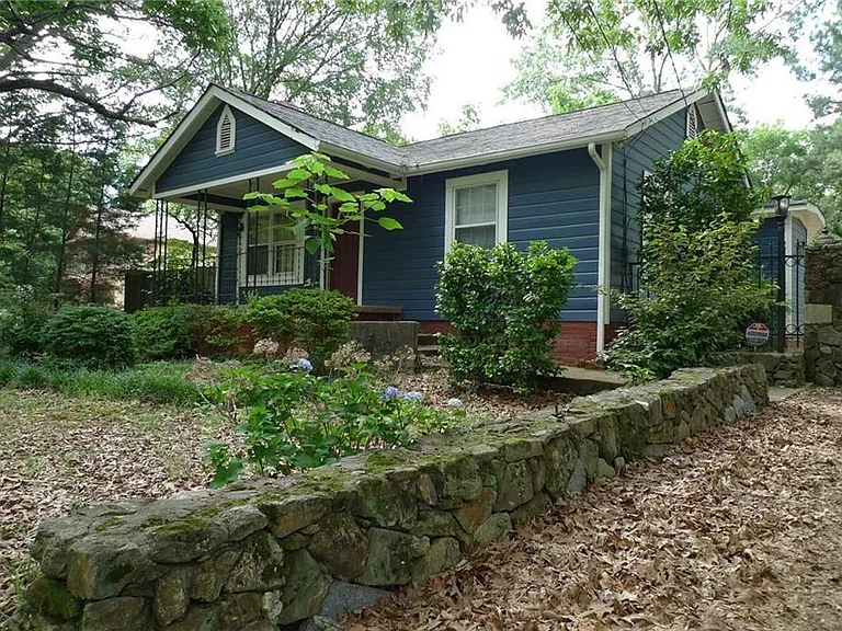 1505 Eastland Rd — Photo 3
