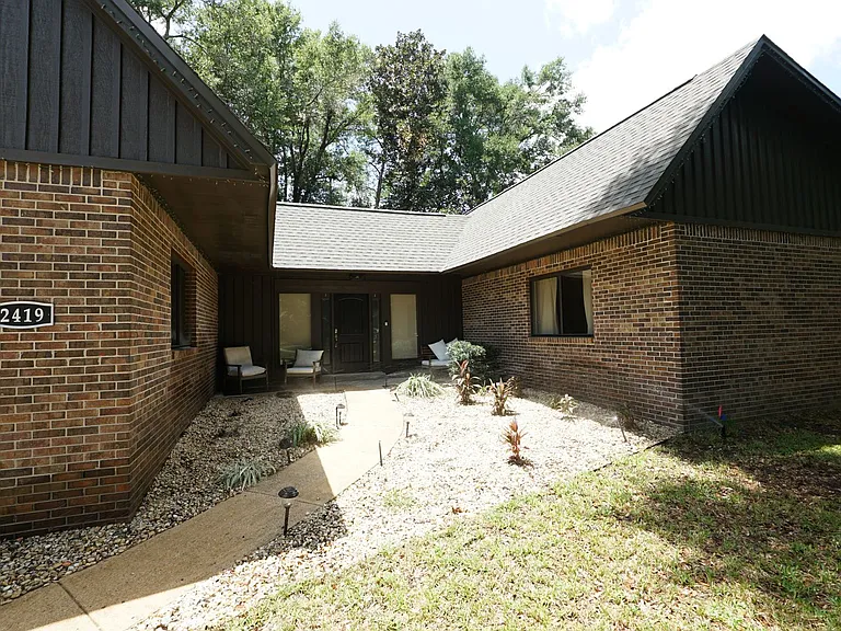 2419 Rocky Shores Dr — Photo 3