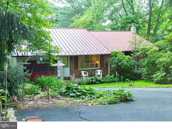 2nd image of 113 Garnet Ln