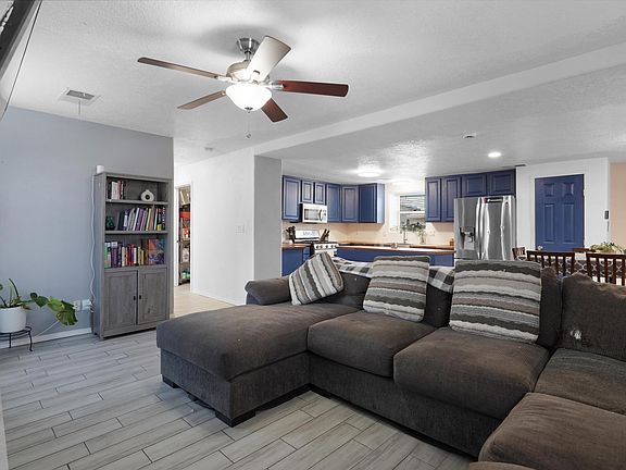 4th image of 524 Aztec Rd NW