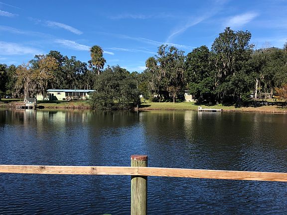 4th image of 202 Lakeview Dr
