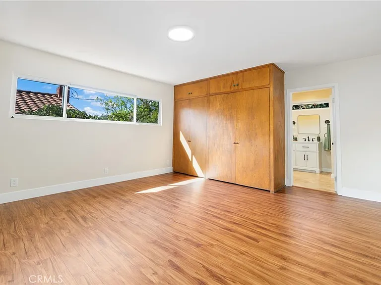 1027 S Malgren Ave — Photo 15