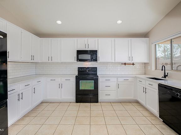 2nd image of 2382 E Torrey Pines Ln
