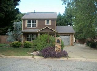 6 Diamond Hill Ct, Greer, SC 29651