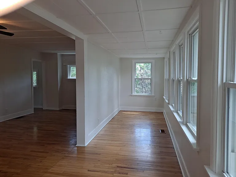 23 Dorchester Dr — Photo 2