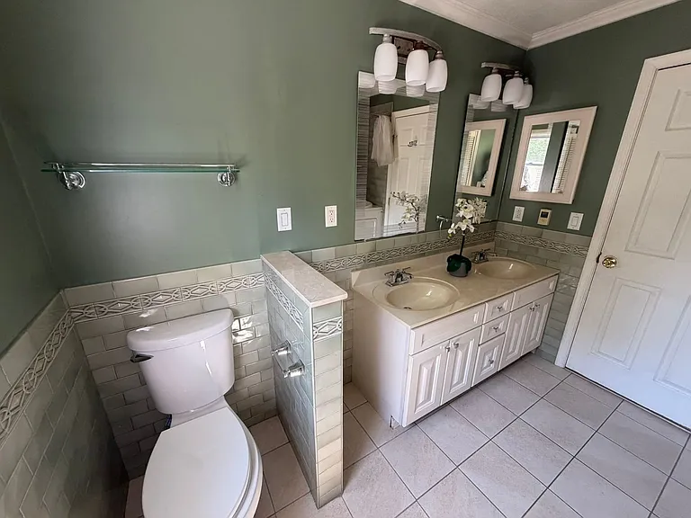 499 Basso St — Photo 21