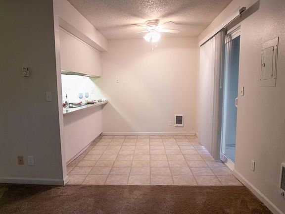 1 bedroom Dining room