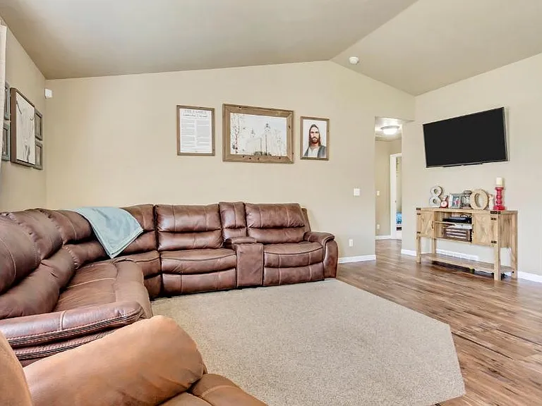 2254 S Baxter Dr — Photo 8