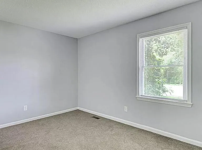 409 W Vandalia Rd — Photo 15
