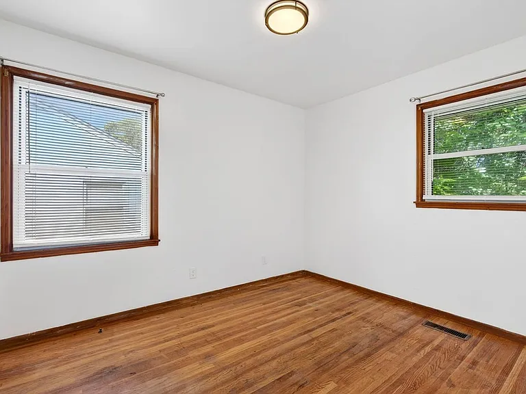 432 Midlothian Rd — Photo 10