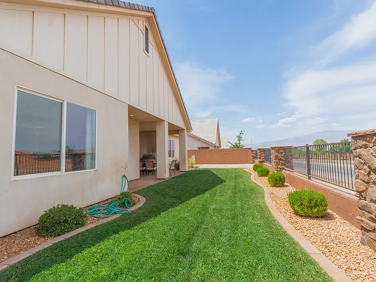 4861 S Resolution Dr — Photo 26