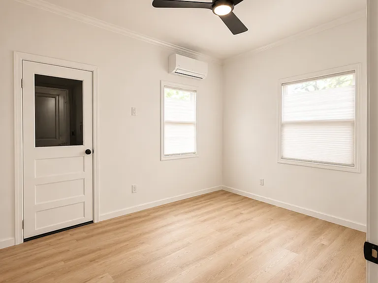 637 Baker St — Photo 5