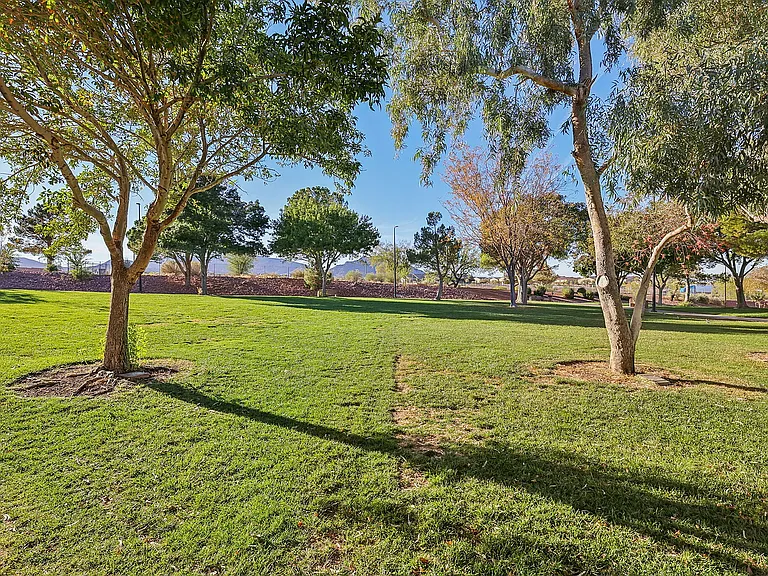 Neighborhood Park (Mission Hills)