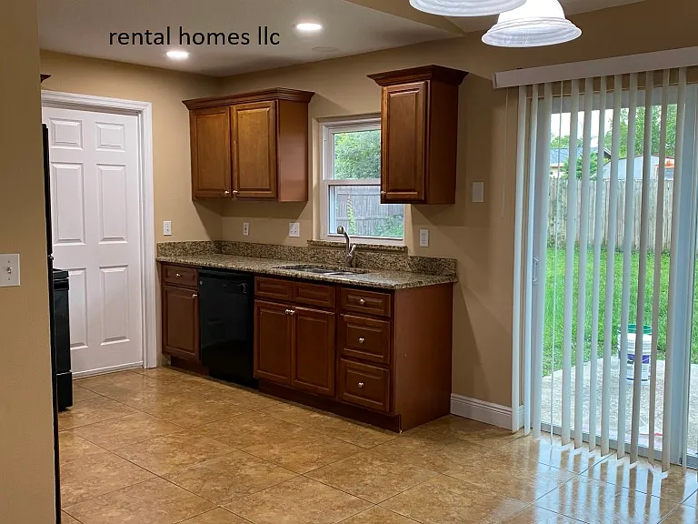 141 Clyde Ave #141 — Photo 8