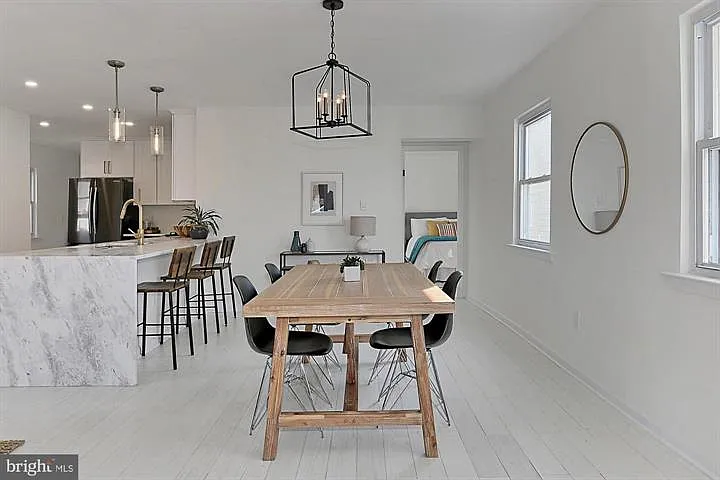 2501 Crest St — Photo 4