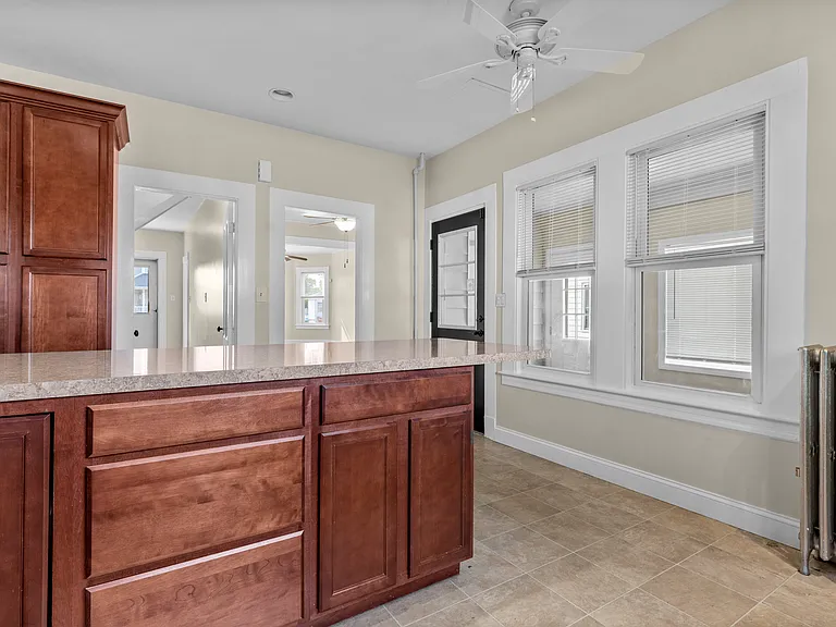 89 Bell St #89 — Photo 4