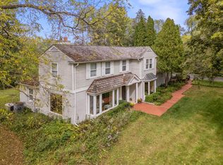 8221 N Pelican Ln, River Hills, WI 53217