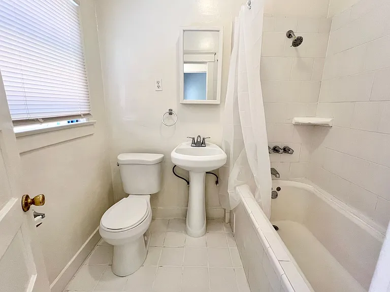 Cozy Vintage Studio Apartment | First Floor Unit in Quiet, Smoke-Free Community — Photo 6