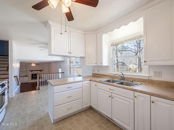 3rd image of 2509 Ward Boulevard