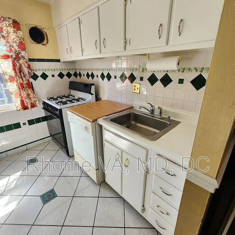 2 bed, 1.0 bath, $2,000 — Photo 4