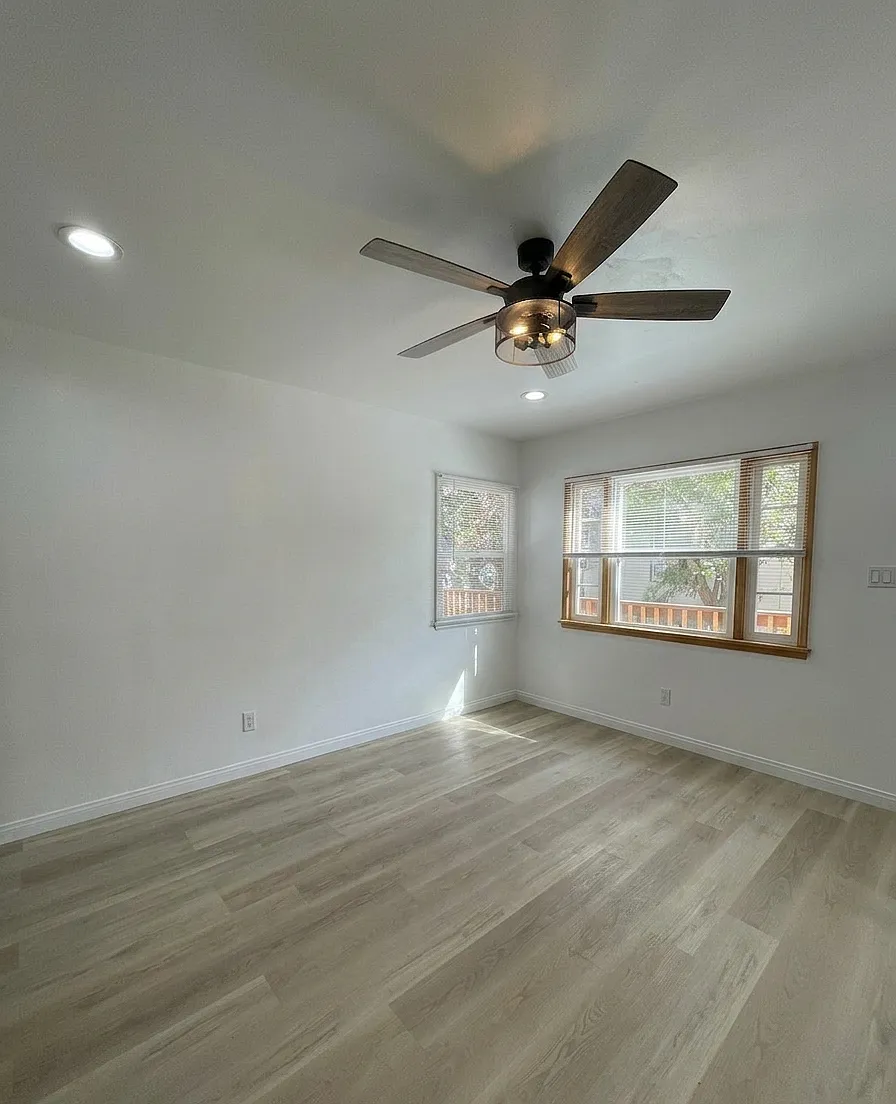 3 bed, 668 sqft, $3,200 — Photo 3