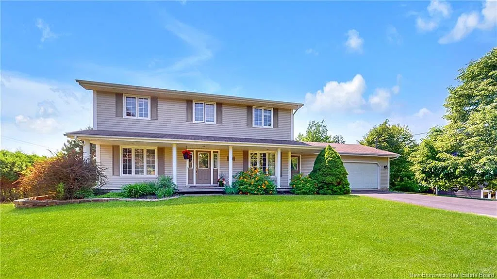 4 bed, 2.5 bath, 3080 sqft, $3,500 — Photo 1