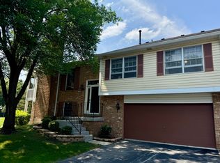 10243 Cambridge Dr, Mokena, IL 60448