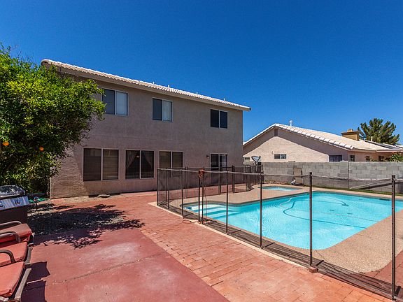 3rd image of 7061 W Amarante Dr