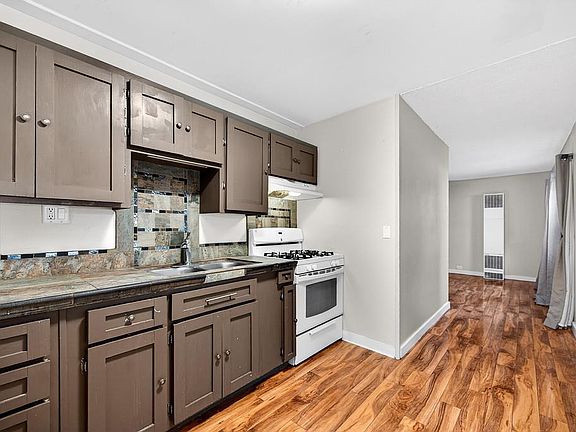 4th image of 1099 Tata Ln
