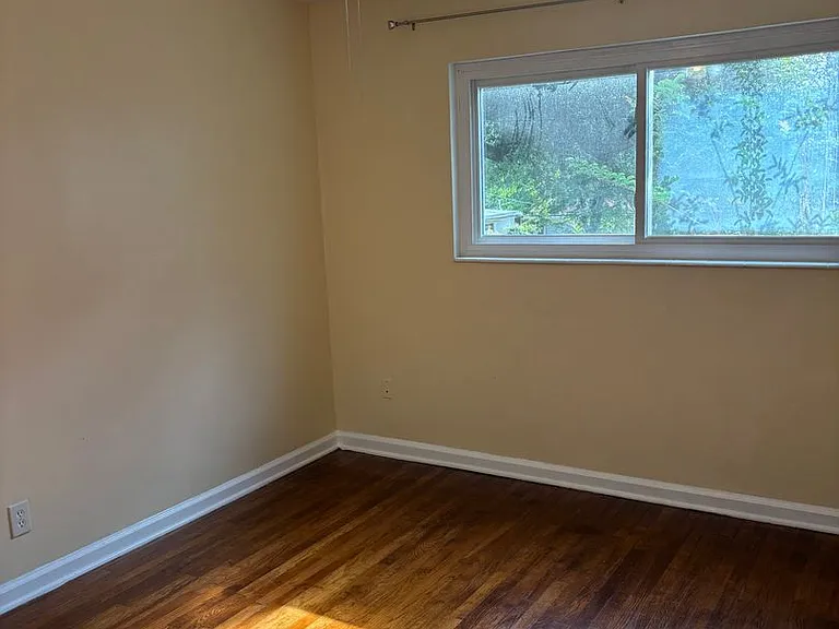 5095 Crestwood Rd — Photo 14