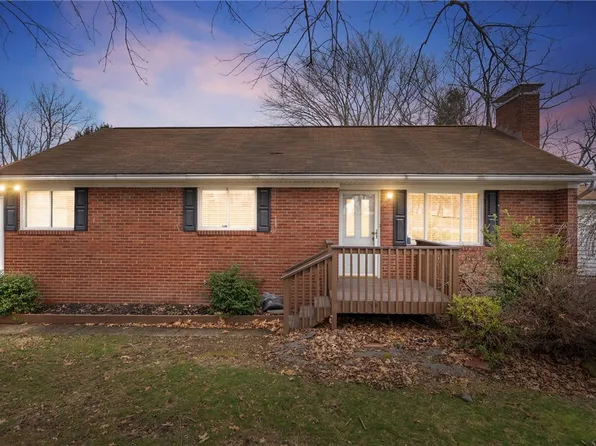 107 Marshall Dr, Coraopolis, PA 15108