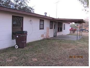 1st image of 422 Saunders St
