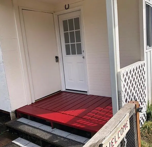 DOOR TO KITCHEN, WHERE YOU WILL USUALLY ENTER.. LAUNDRY ROOM DOOR ON LEFT. W/D included.