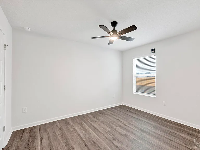 6304 Firefly Dr — Photo 10